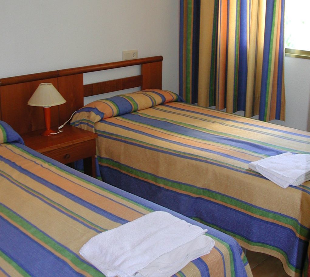 Apartamentos Torre Gerona เบนิดอร์ม ภายนอก รูปภาพ