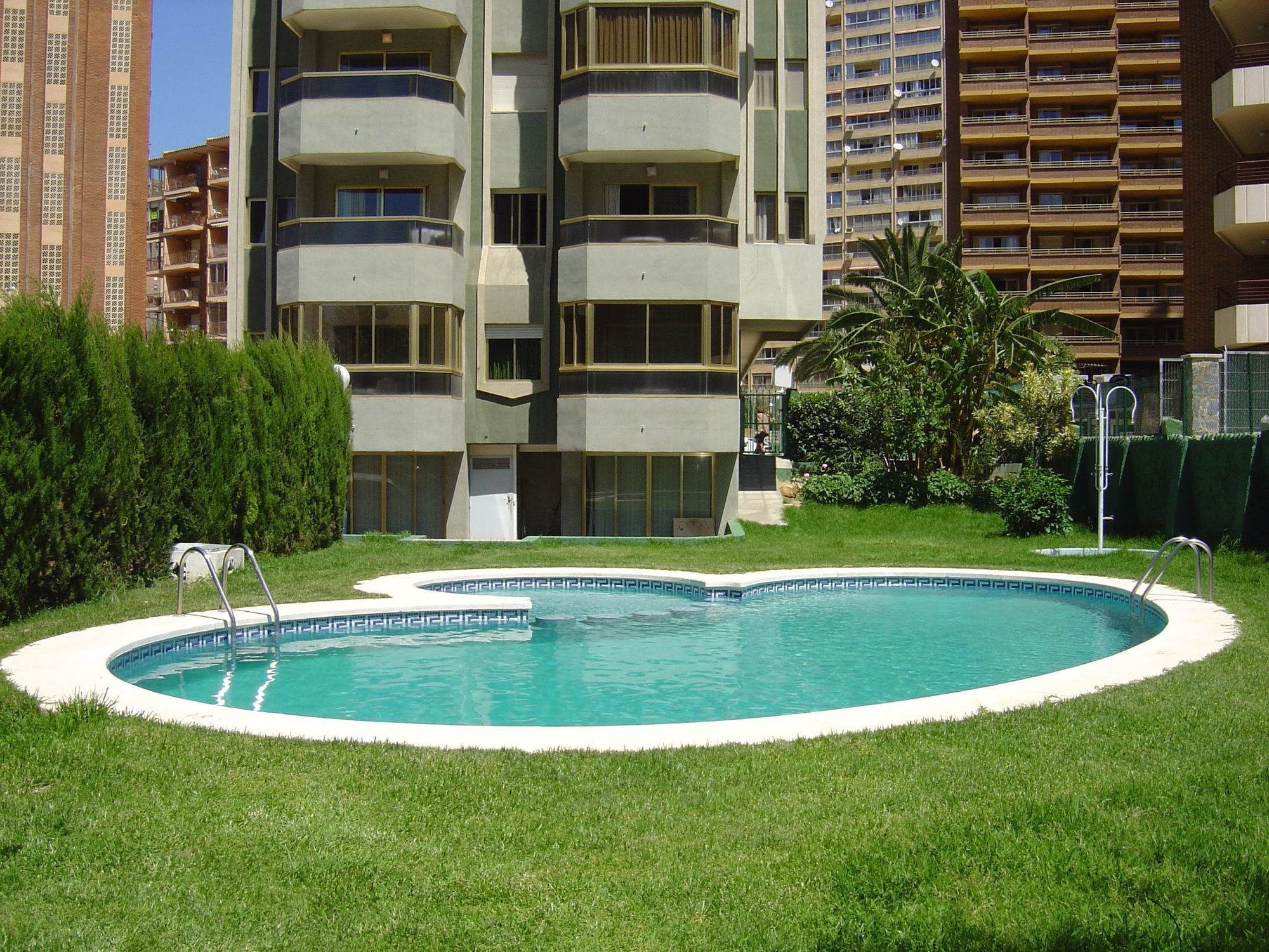 Apartamentos Torre Gerona เบนิดอร์ม ภายนอก รูปภาพ