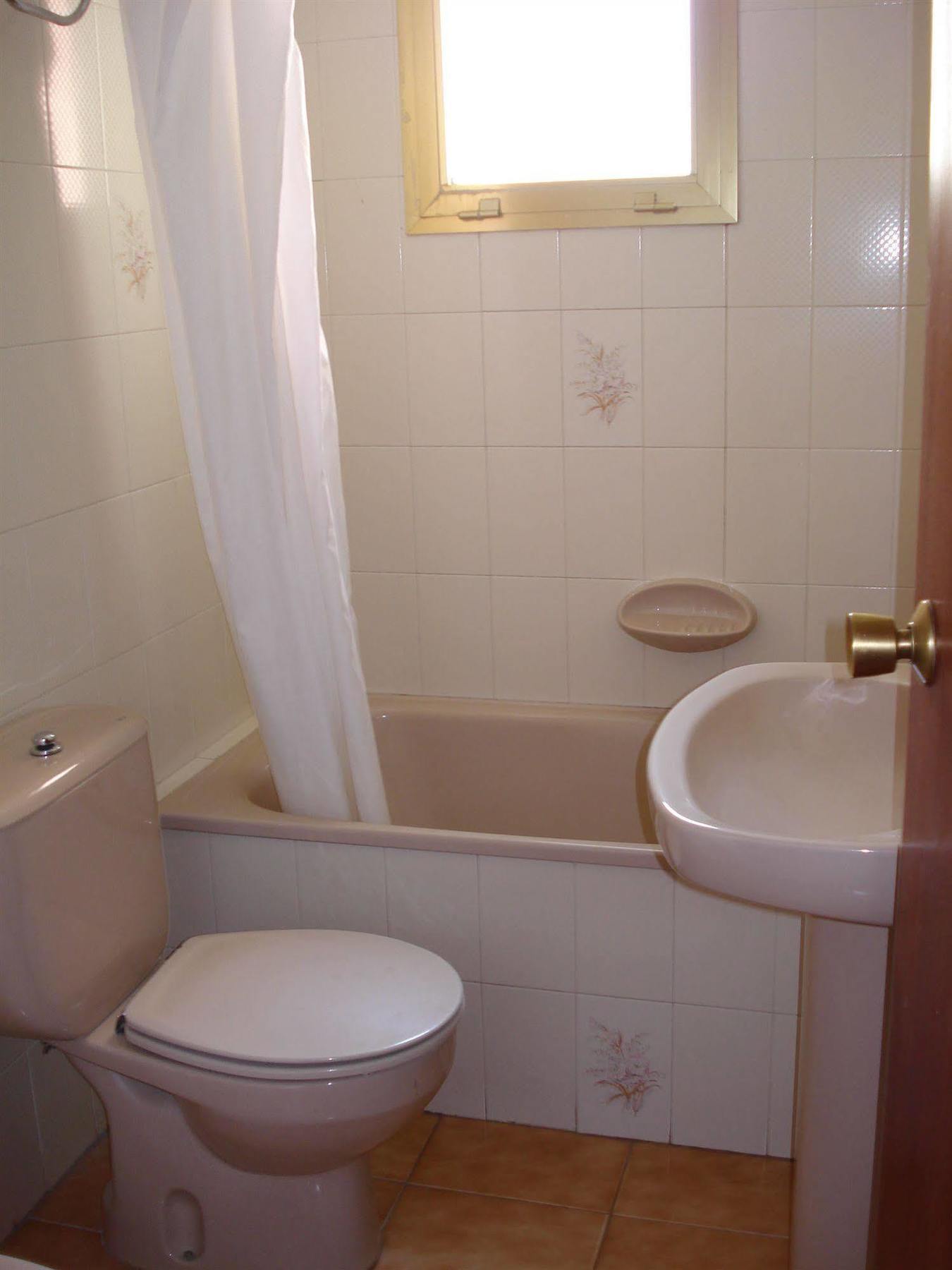 Apartamentos Torre Gerona เบนิดอร์ม ภายนอก รูปภาพ